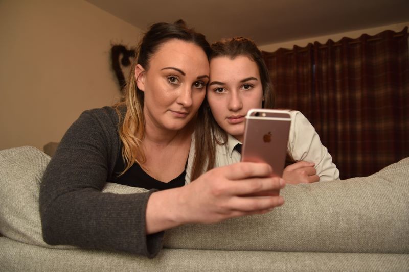 Other image for Girl, 12, told to take own life via phone app